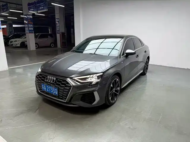 Audi A3 A3L Limousine 35 TFSI, Стиль Спорт