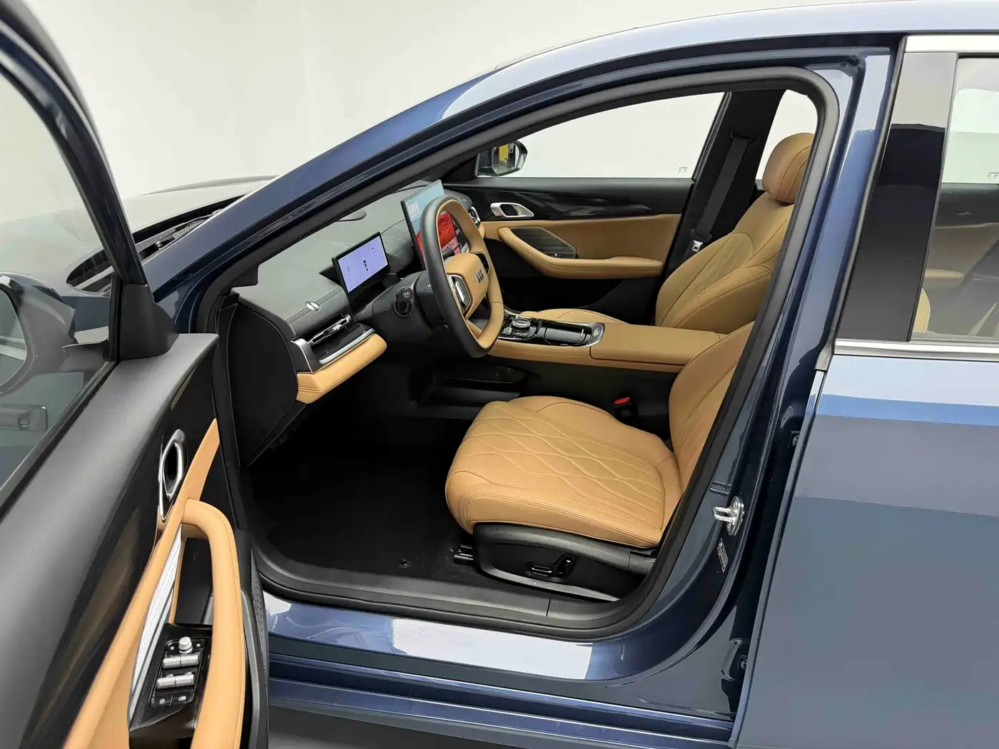 Geely Galaxy Galaxy A7 2025 EM-i фото 4