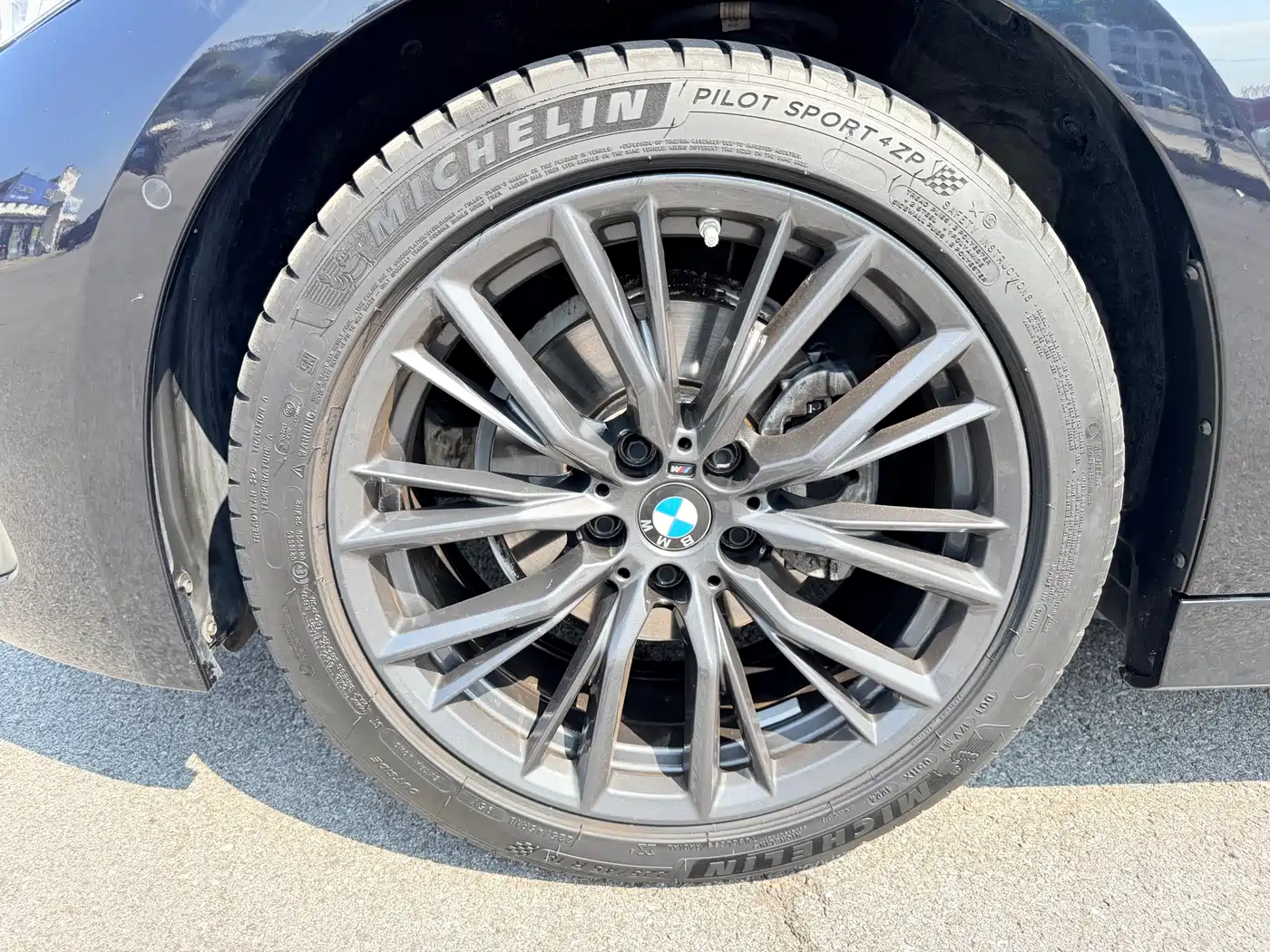 BMW 3 Series 2024 325i M Sport Shadowline Package фото 5