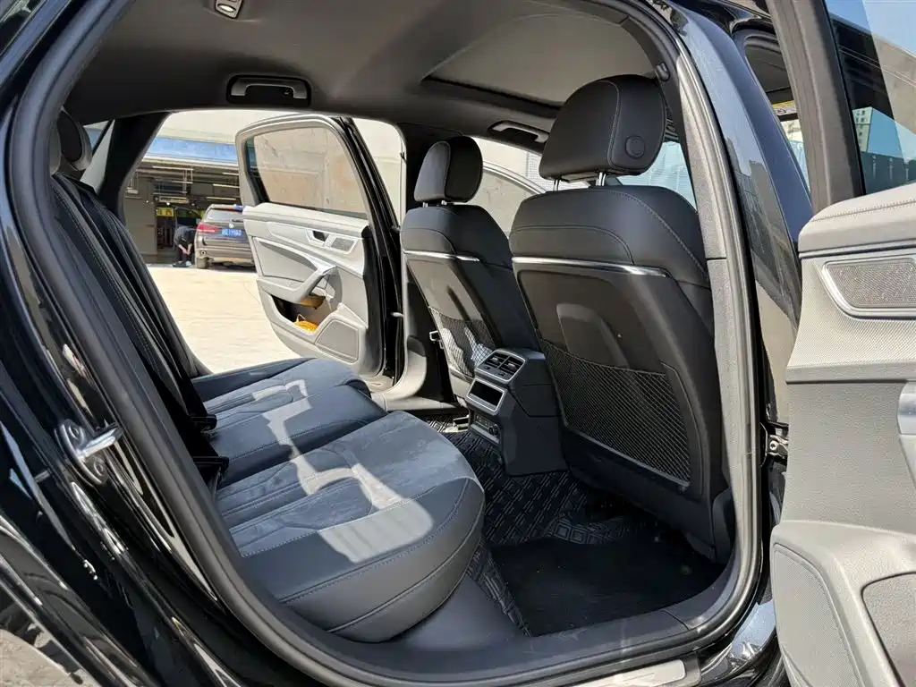 Audi A6L 2023 40 TFSI Luxury Dynamic фото 18