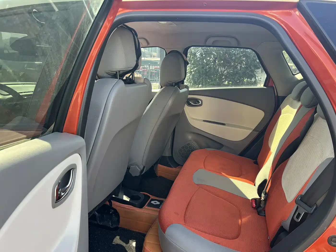 Renault Captur 2017 2015 1.2T Automatic Comfort Edition