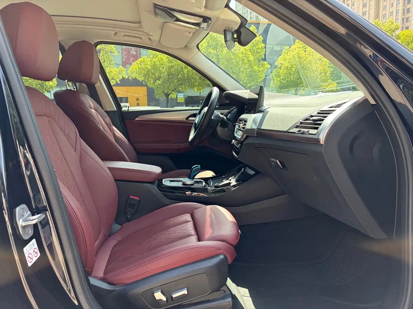 BMW iX3 2022 Innovation Leader фото 17