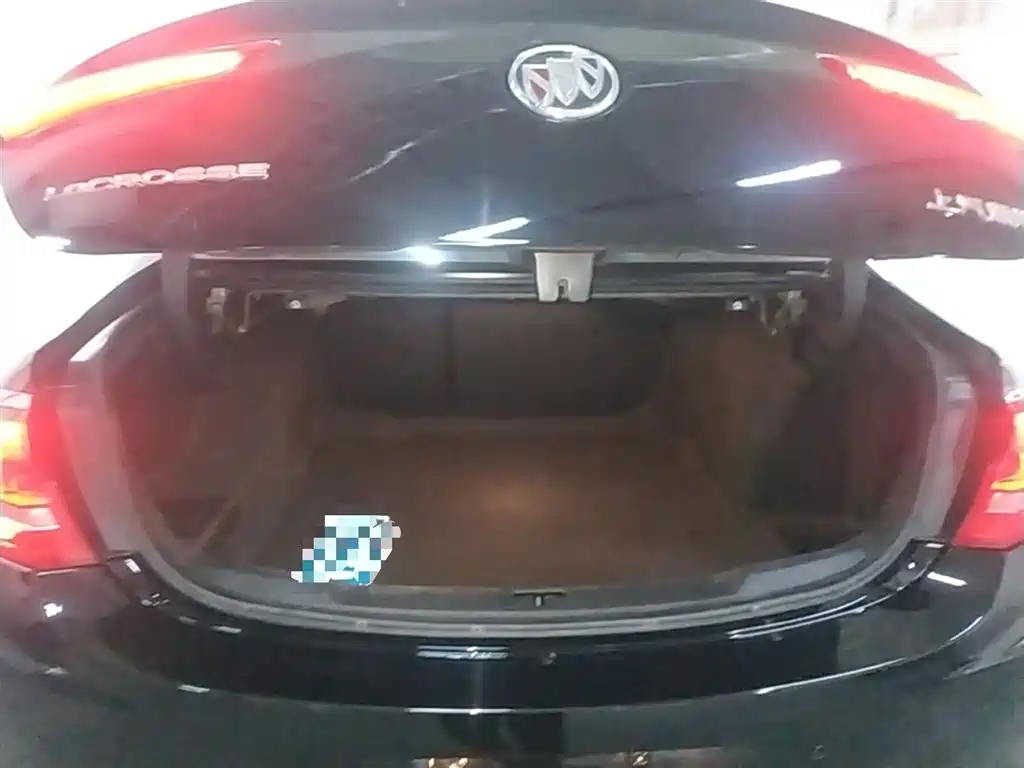 Buick LaCrosse 2018 Model 20T Leading Edition фото 19