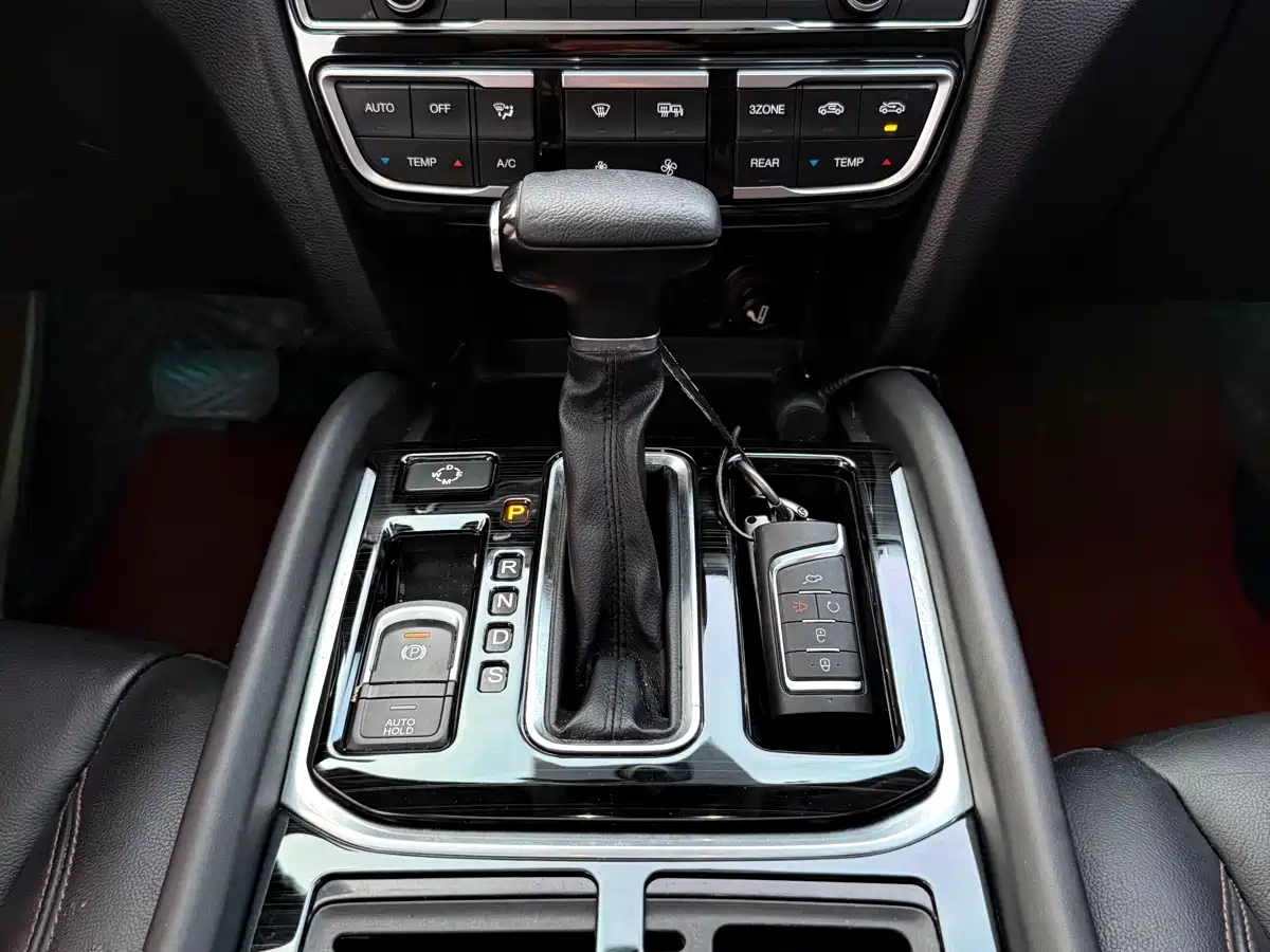 GAC Trumpchi Trumpchi GS8 2017 320T 2WD Luxury Edition (7-Seater) фото 11