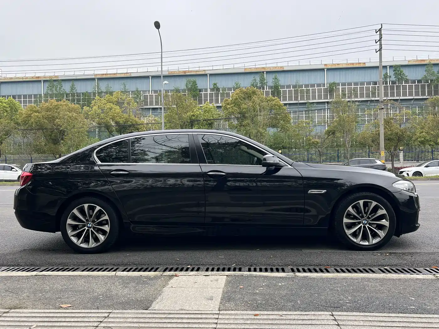 BMW 5 Series 2017 525Li Leading Edition фото 10
