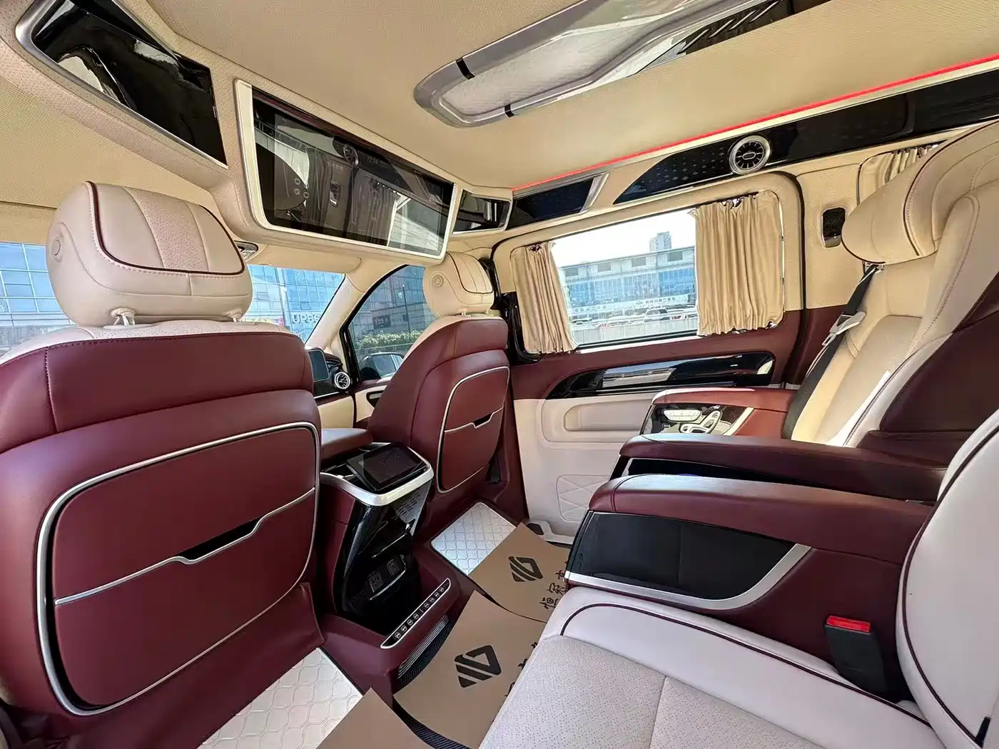 Mercedes-Benz Vito 2023 2.0T Business 7-Seater фото 10
