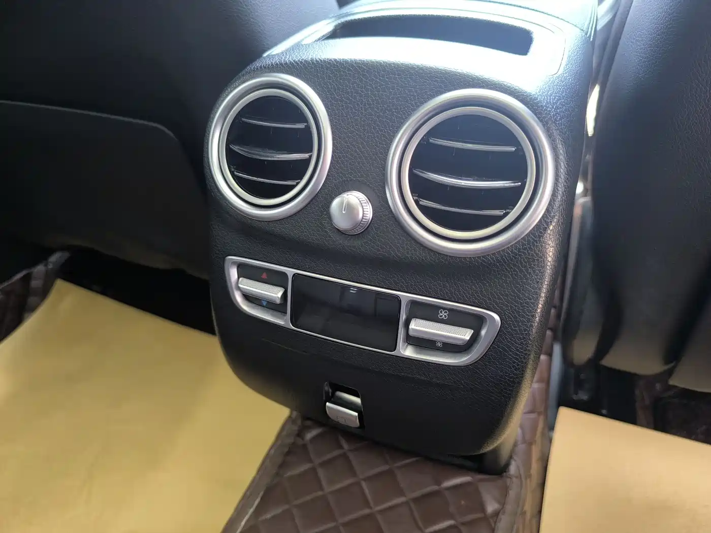 Mercedes-Benz GLC 2021 GLC 260 L 4MATIC Luxury фото 17