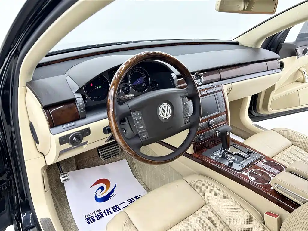 Volkswagen Phaeton 2009 Model 4.2L V8 4-seat Extended Executive Edition фото 19