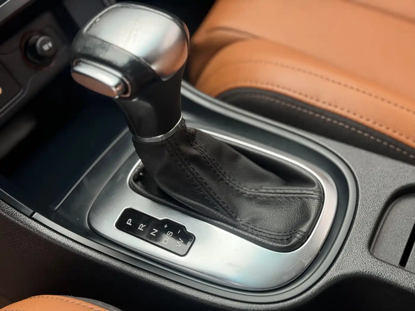 MG GT 2018 2016 Model 1.5L Automatic Premium Luxury Edition