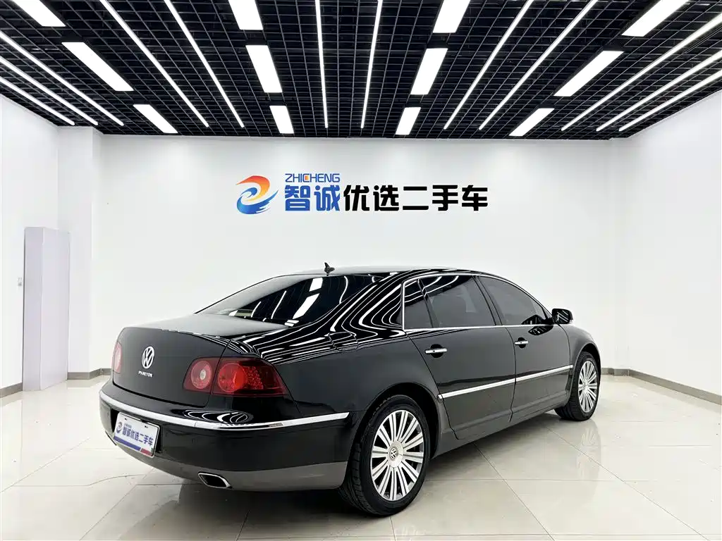 Volkswagen Phaeton 2009 Model 4.2L V8 4-seat Extended Executive Edition фото 24