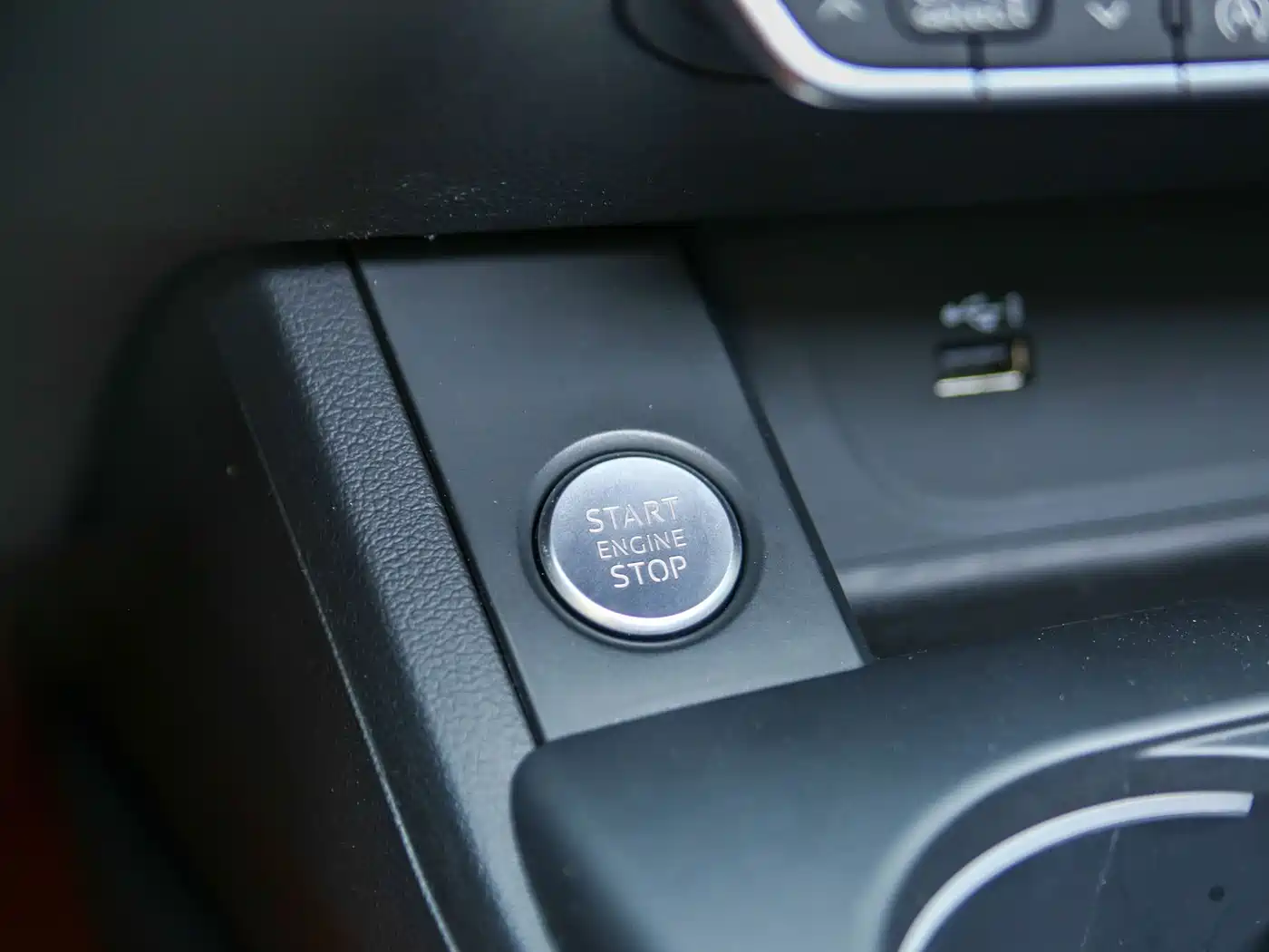 Audi A4L 2020 40 TFSI Fashion Dynamic Edition фото 25