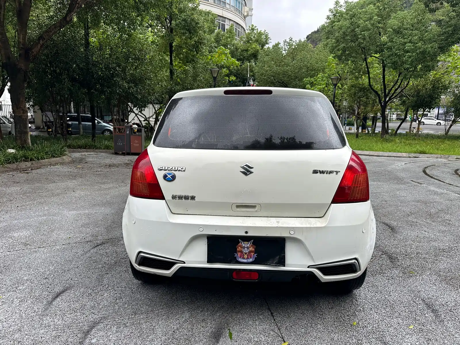 Фото 4 - Suzuki Swift