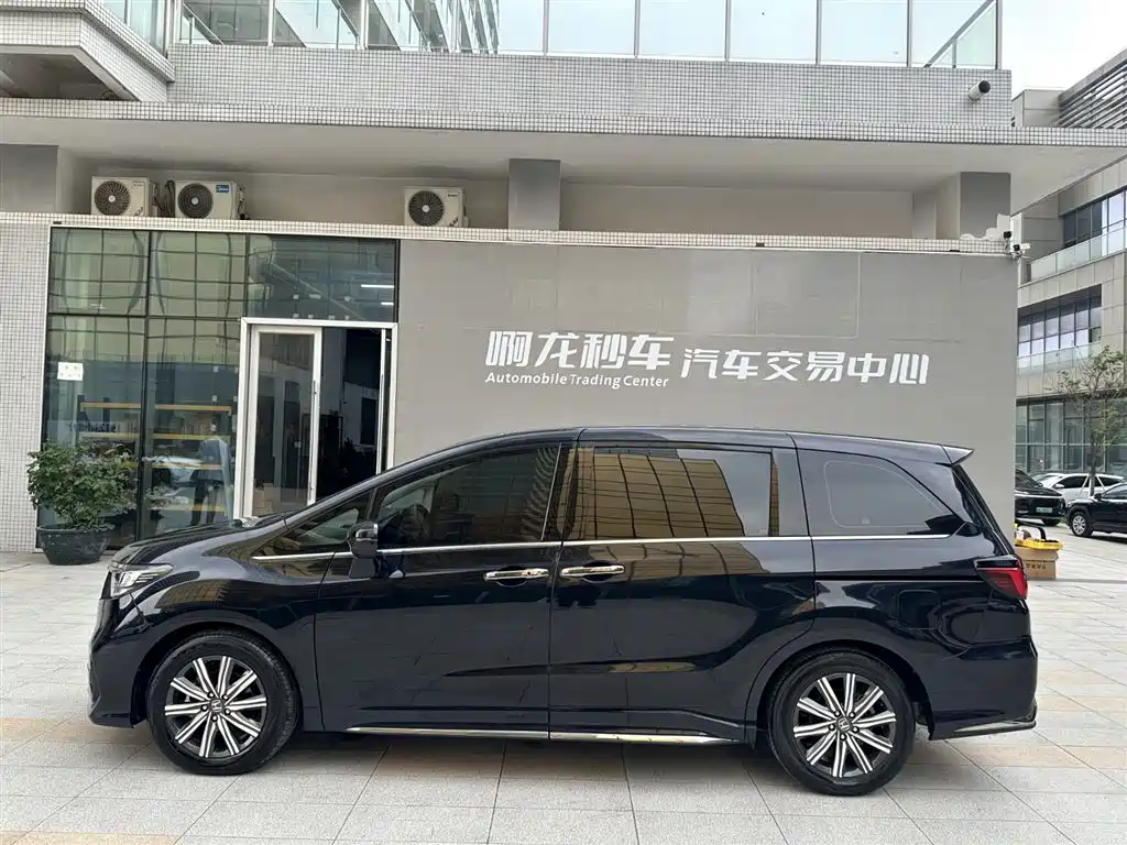 Honda Odyssey 2022 2.0L e:HEV Sharp·Enjoyment Edition фото 21