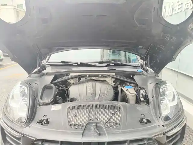 Porsche Macan 2017 Macan 2.0T — фото 3