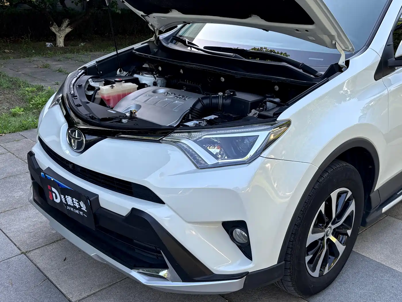 Toyota RAV4 Rongfang 2016 2.0L CVT 2WD Trend (China V) фото 3