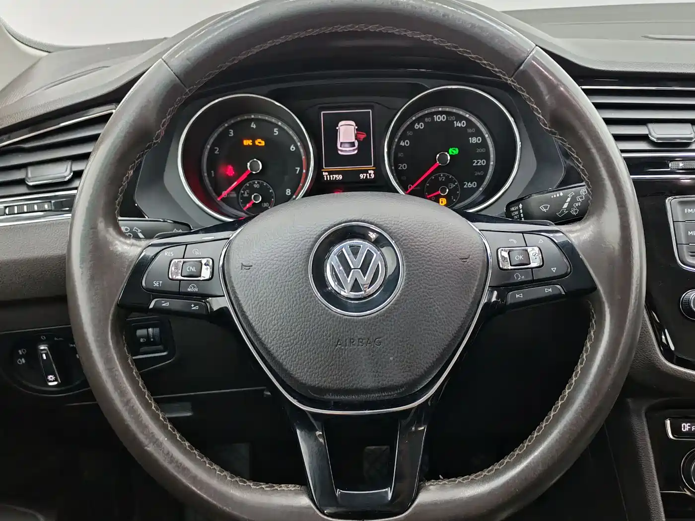 Volkswagen Tiguan L 2017 330TSI Automatic 2WD Comfort Edition фото 12