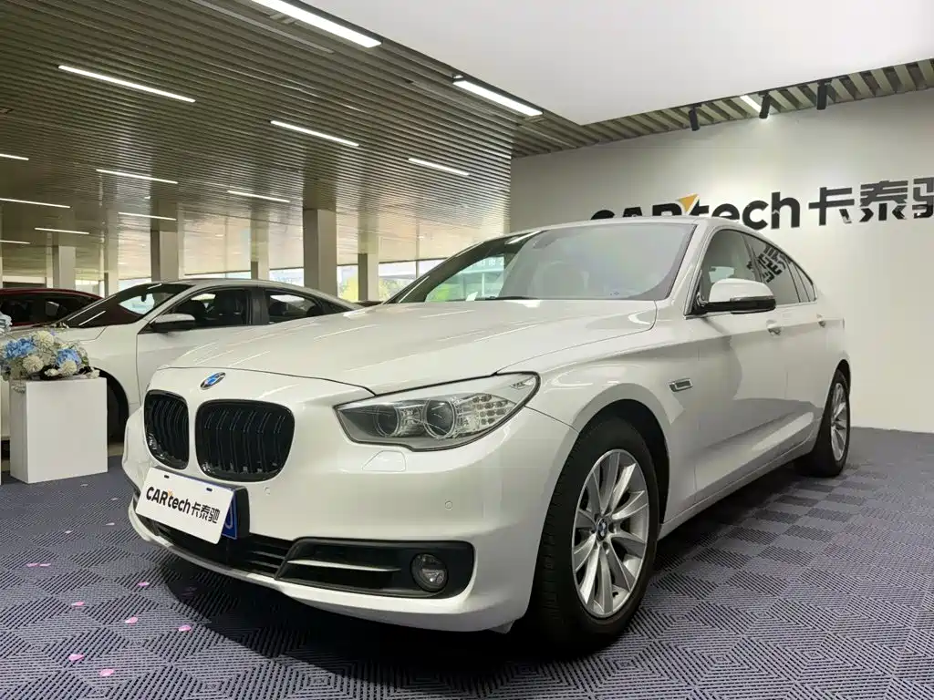 BMW 5 Series GT 2016 2015 528i Leading