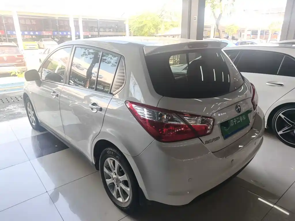 Venucia R50 2016 2016 Model 1.6L Automatic Elite Edition