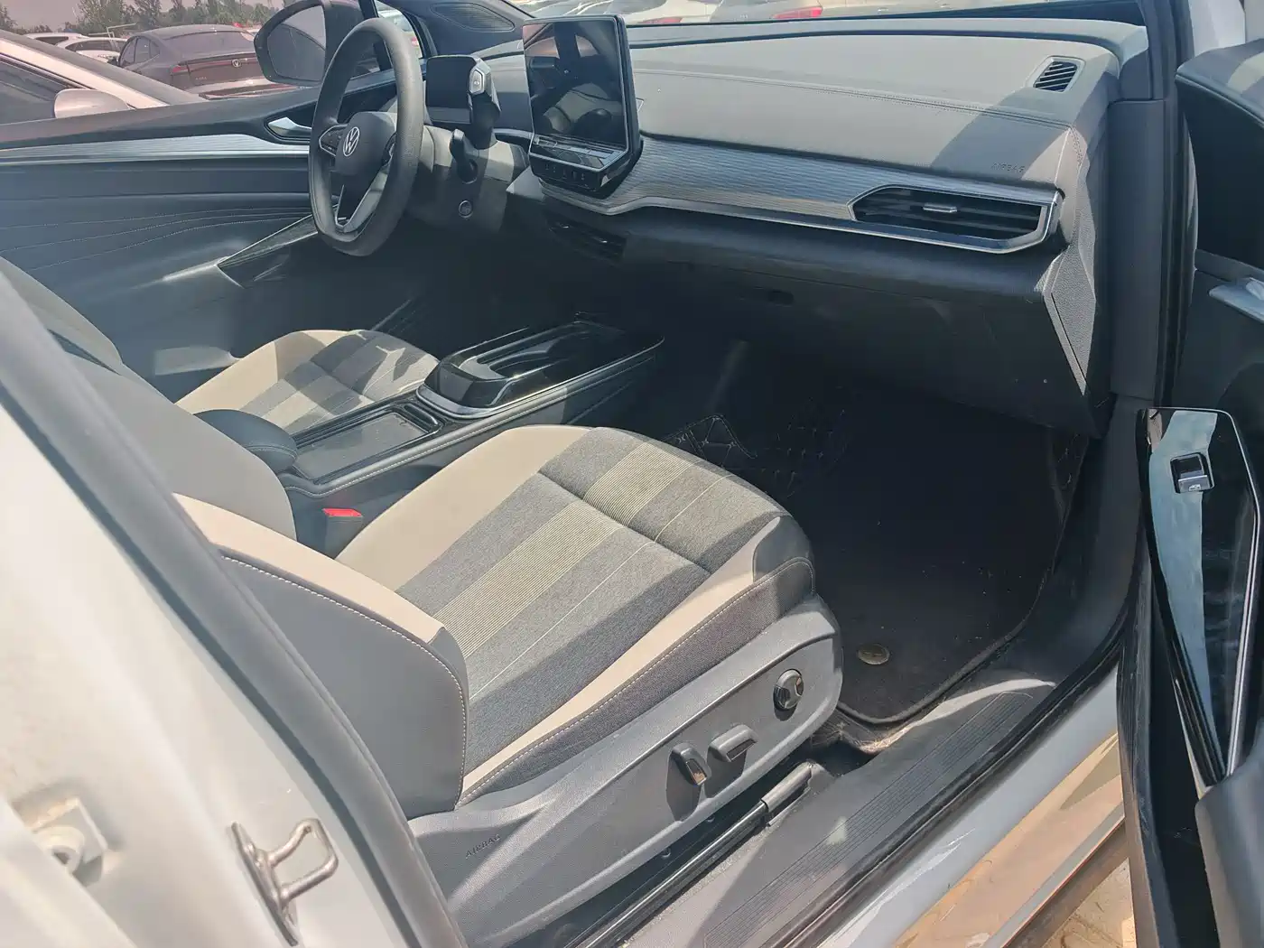Volkswagen ID.4 CROZZ 2022 Standard Range PURE Edition фото 6