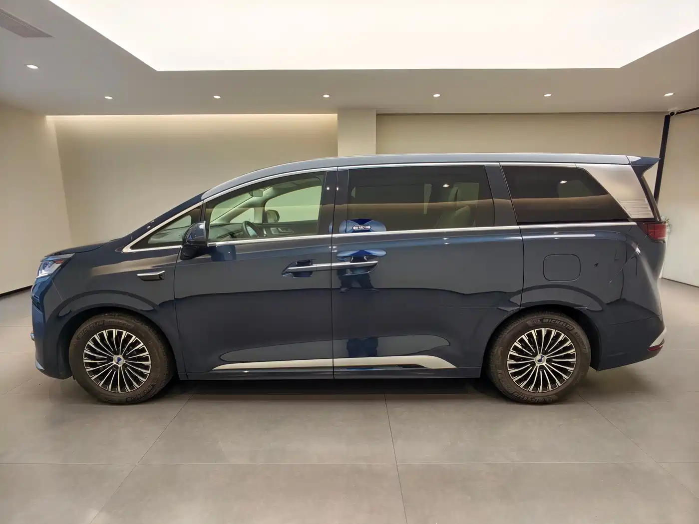 Denza D9 2025 Model DM-i Smart Drive Edition 1020 AWD Flagship фото 3