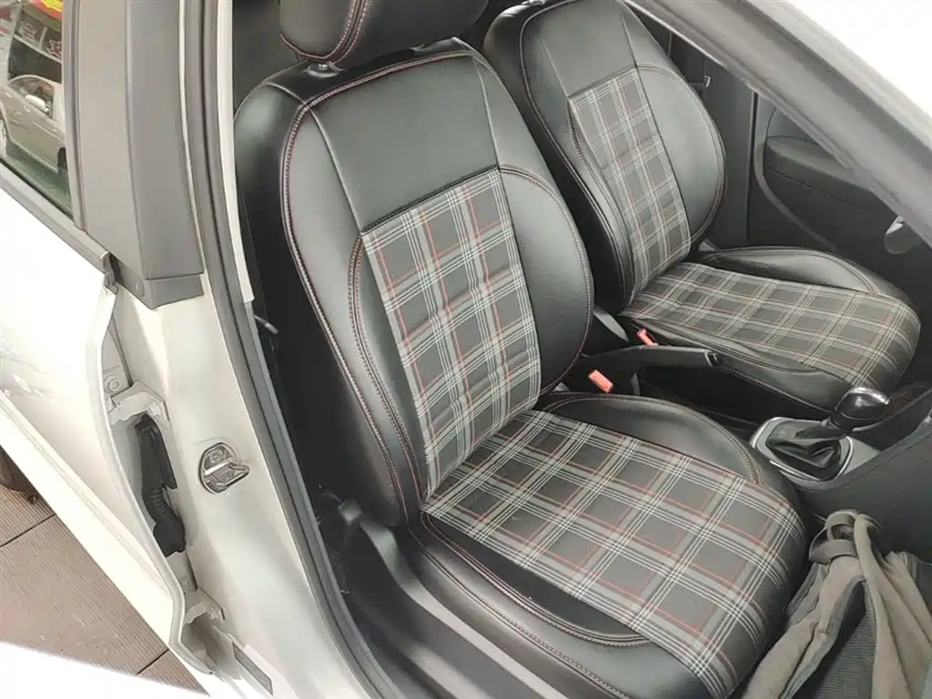Volkswagen Polo 2016 1.4L Automatic Trend фото 25
