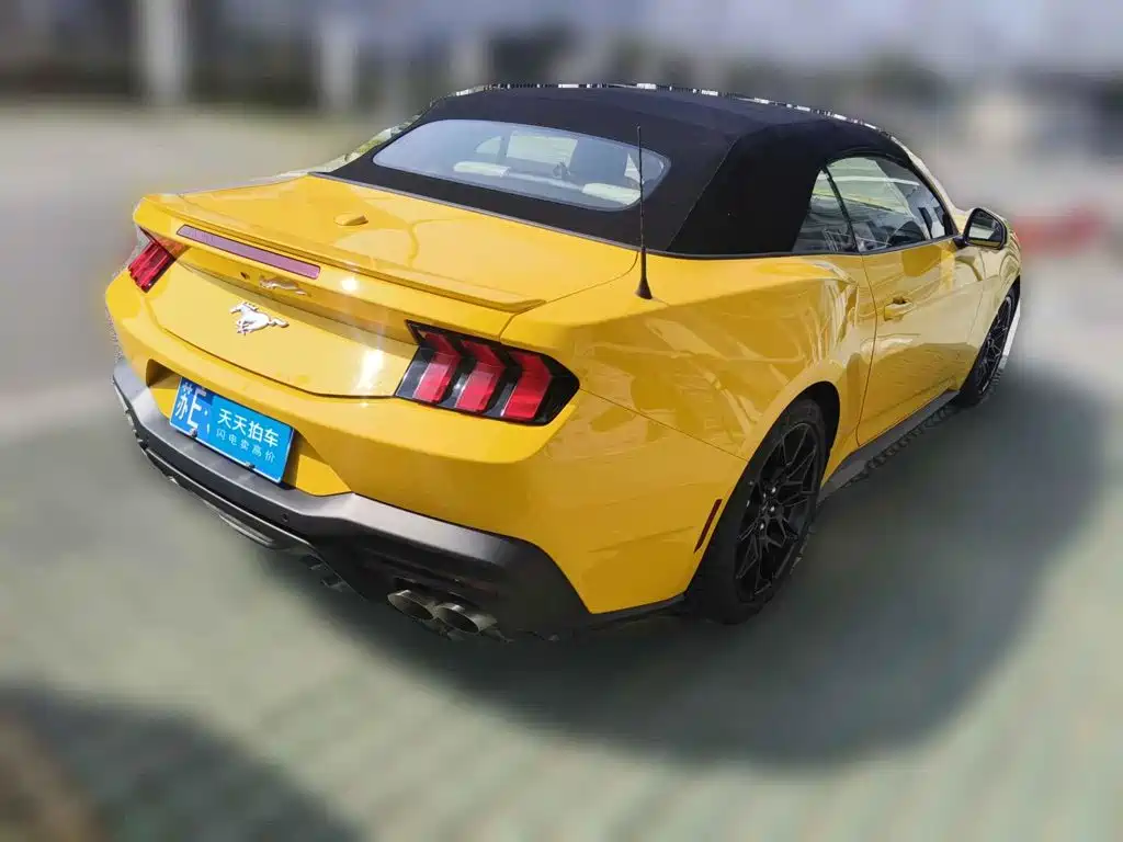 Фото 2 - Ford Mustang