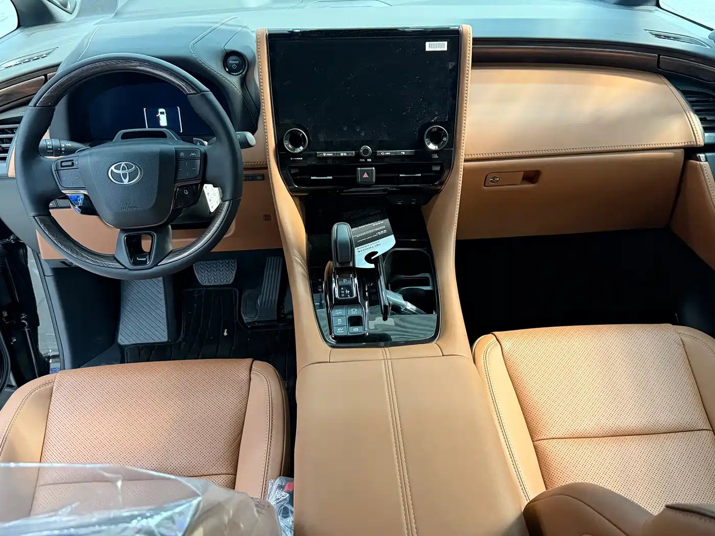 Toyota Alphard 2024 Hybrid 2.5L Ultimate Enjoyment Edition фото 16