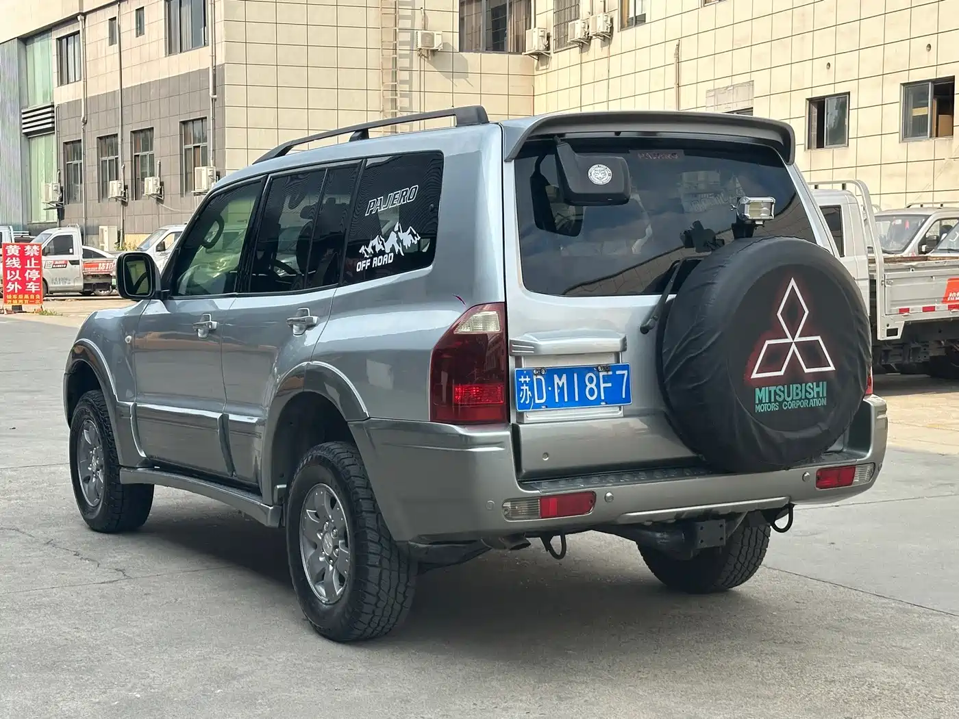 Mitsubishi Pajero 2006 2006 Model 3.8L AT GLS