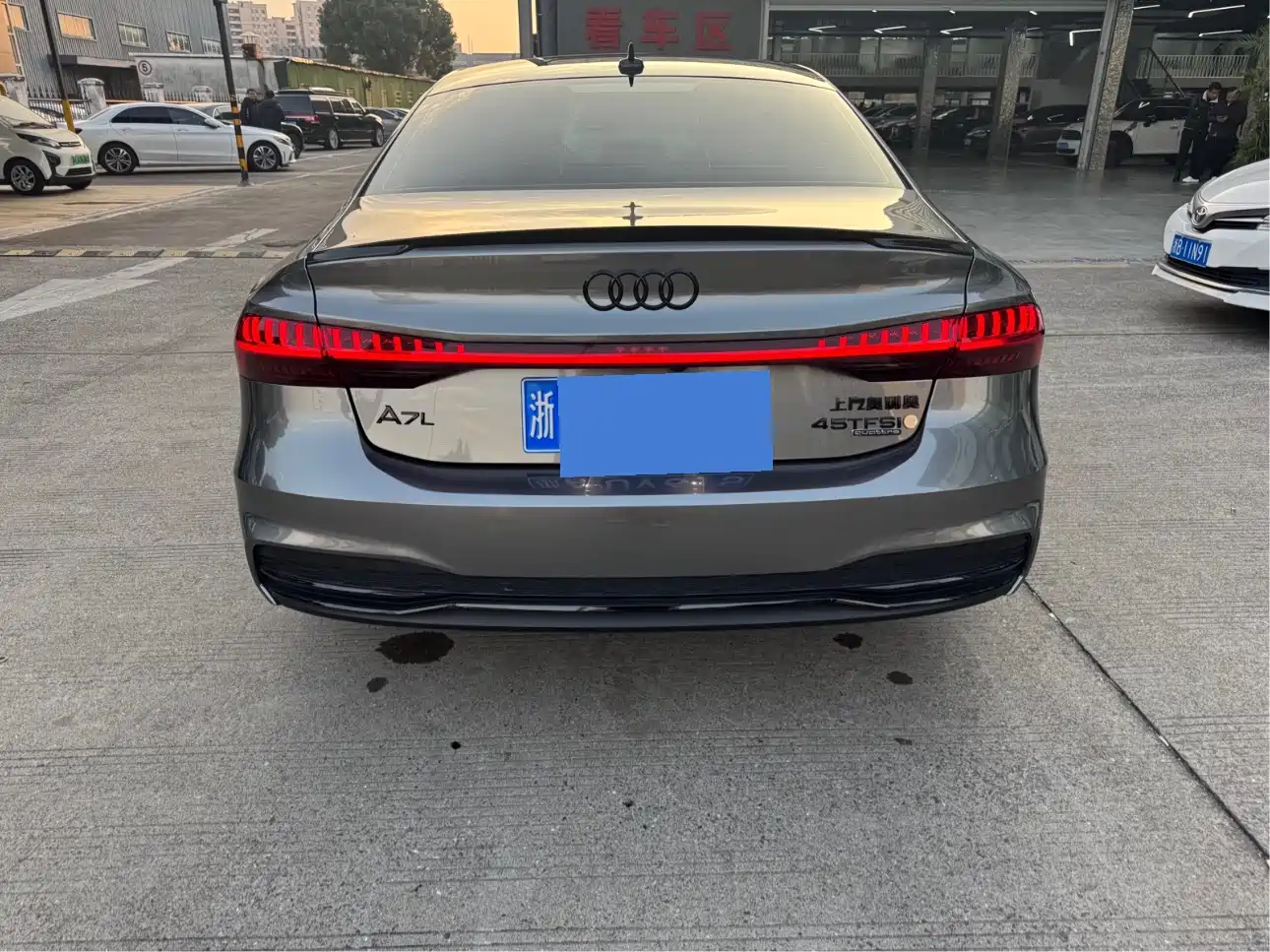 Audi A7L 2024 45 TFSI quattro S-line Black Warrior Edition фото 15