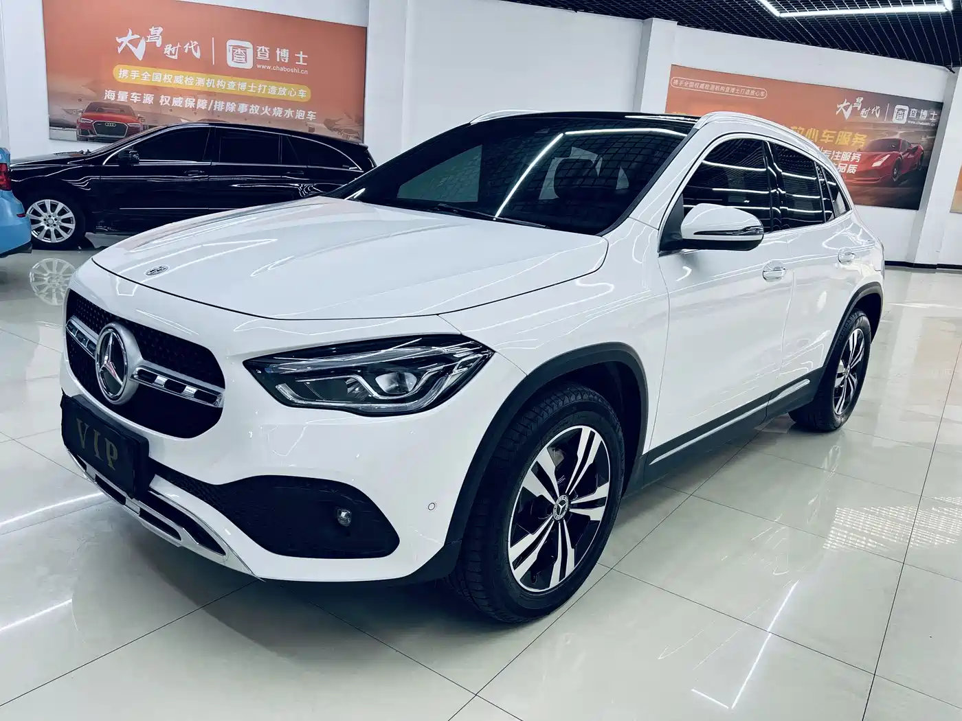 MERCEDES-BENZ GLA