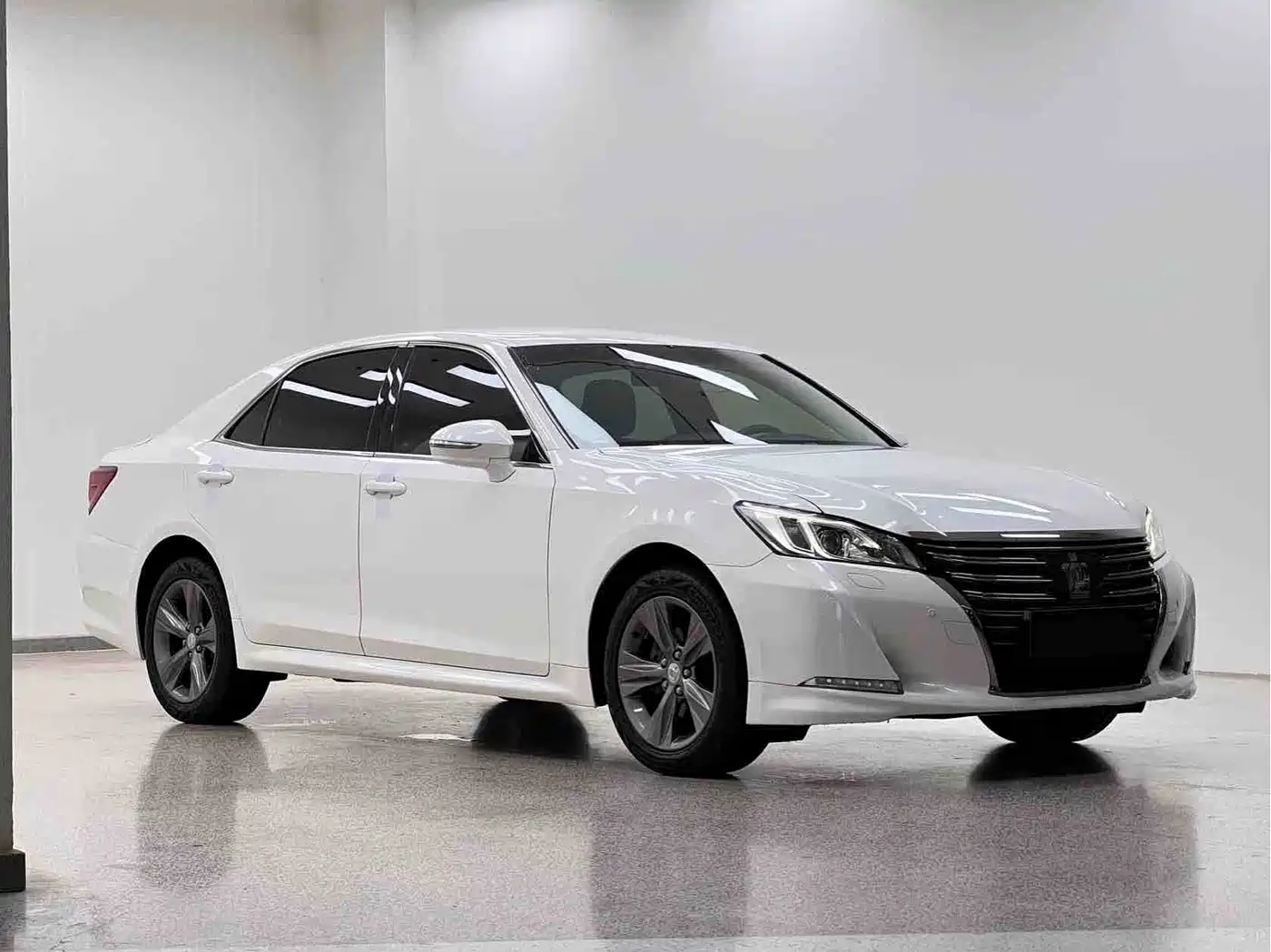 Toyota Crown 2019 2018 2.0T Pioneer Edition