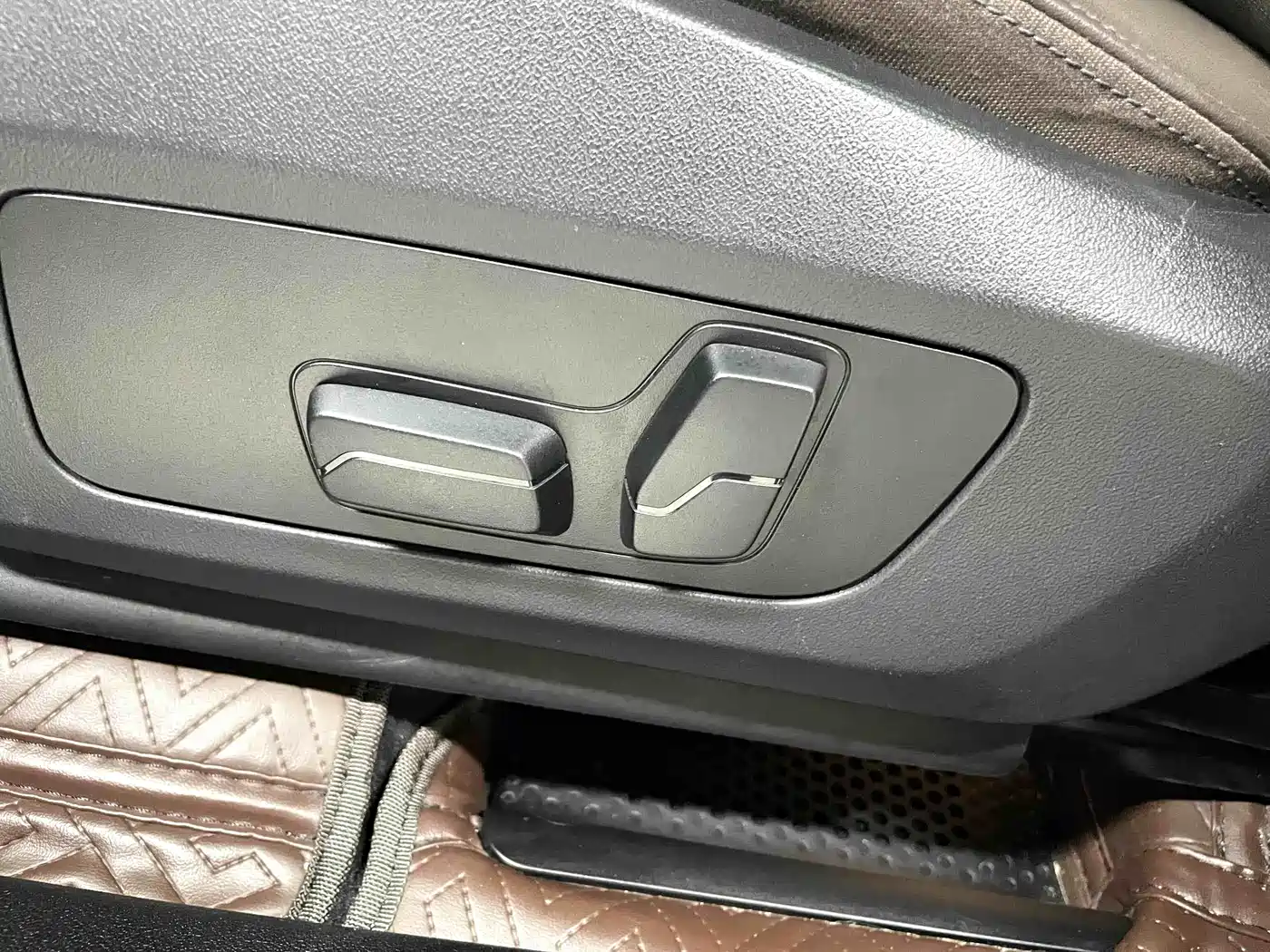 BMW X1 2023 sDrive20Li X Design Package фото 11