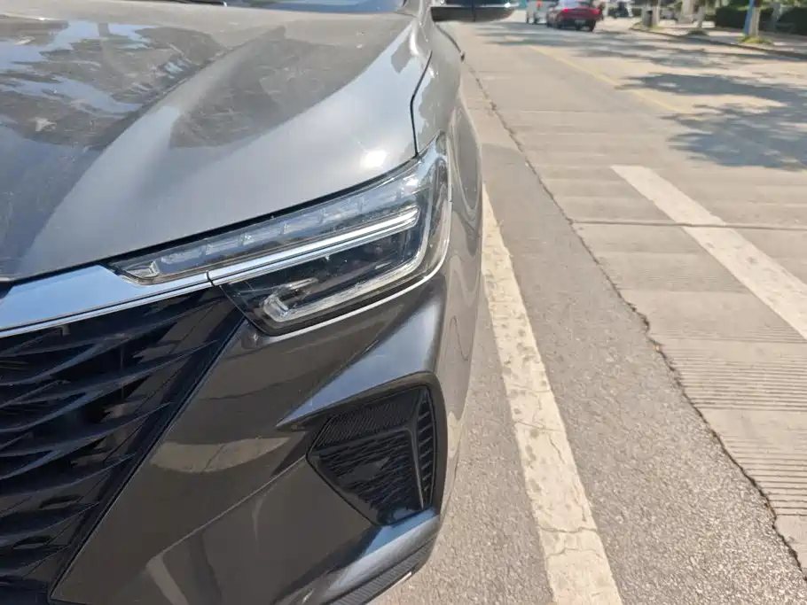 Фото 5 - Roewe RX5