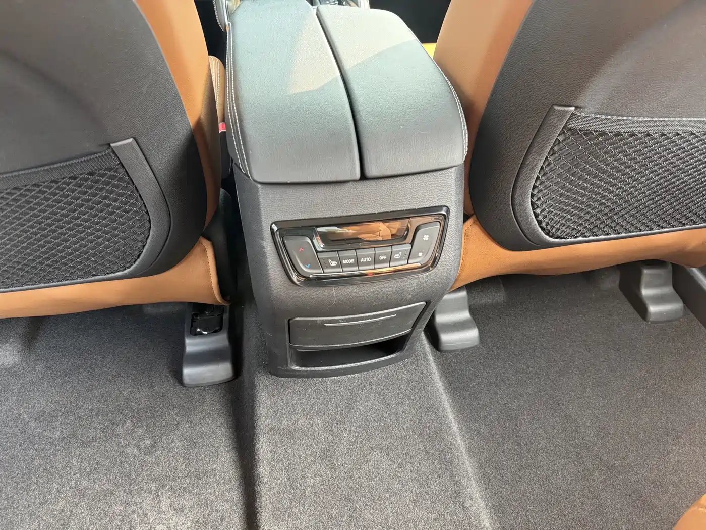 SAIC Maxus D90 2018 2017 2.0T Automatic 4WD Polaris