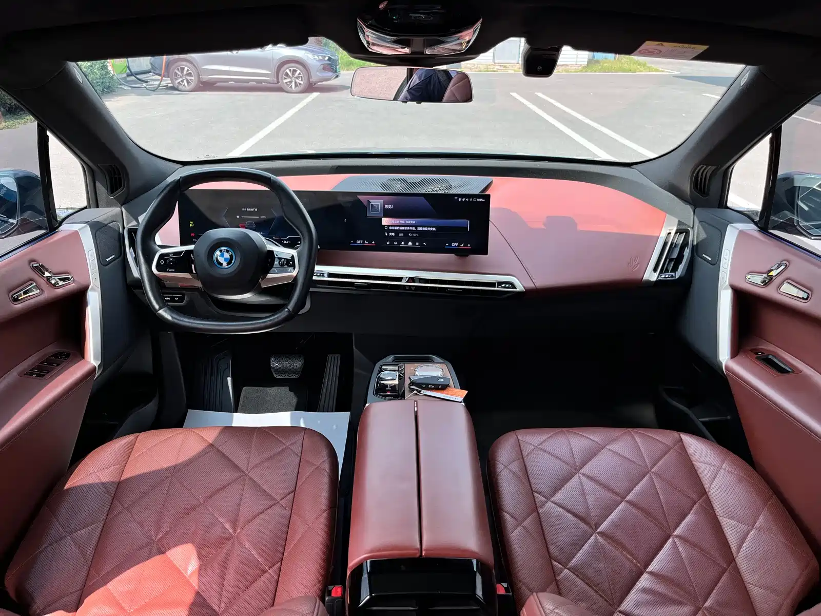 Фото 22 - BMW iX
