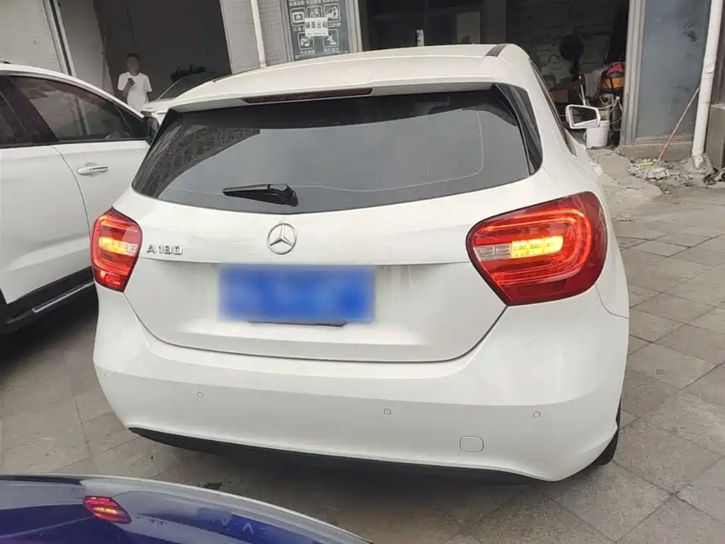 Mercedes-Benz A-Class (Import) 2015 A 180 фото 6