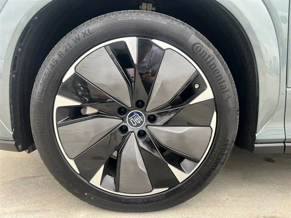 BYD Tang L 2025 DM 175KM Drone Player Edition фото 27
