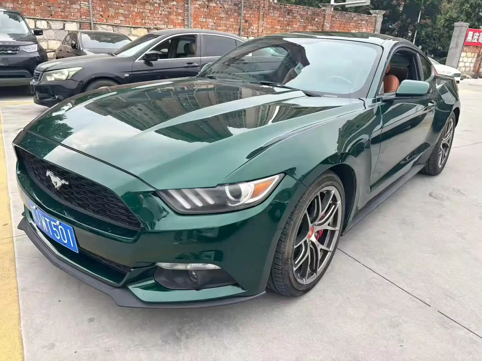 Фото 1 - Ford Mustang