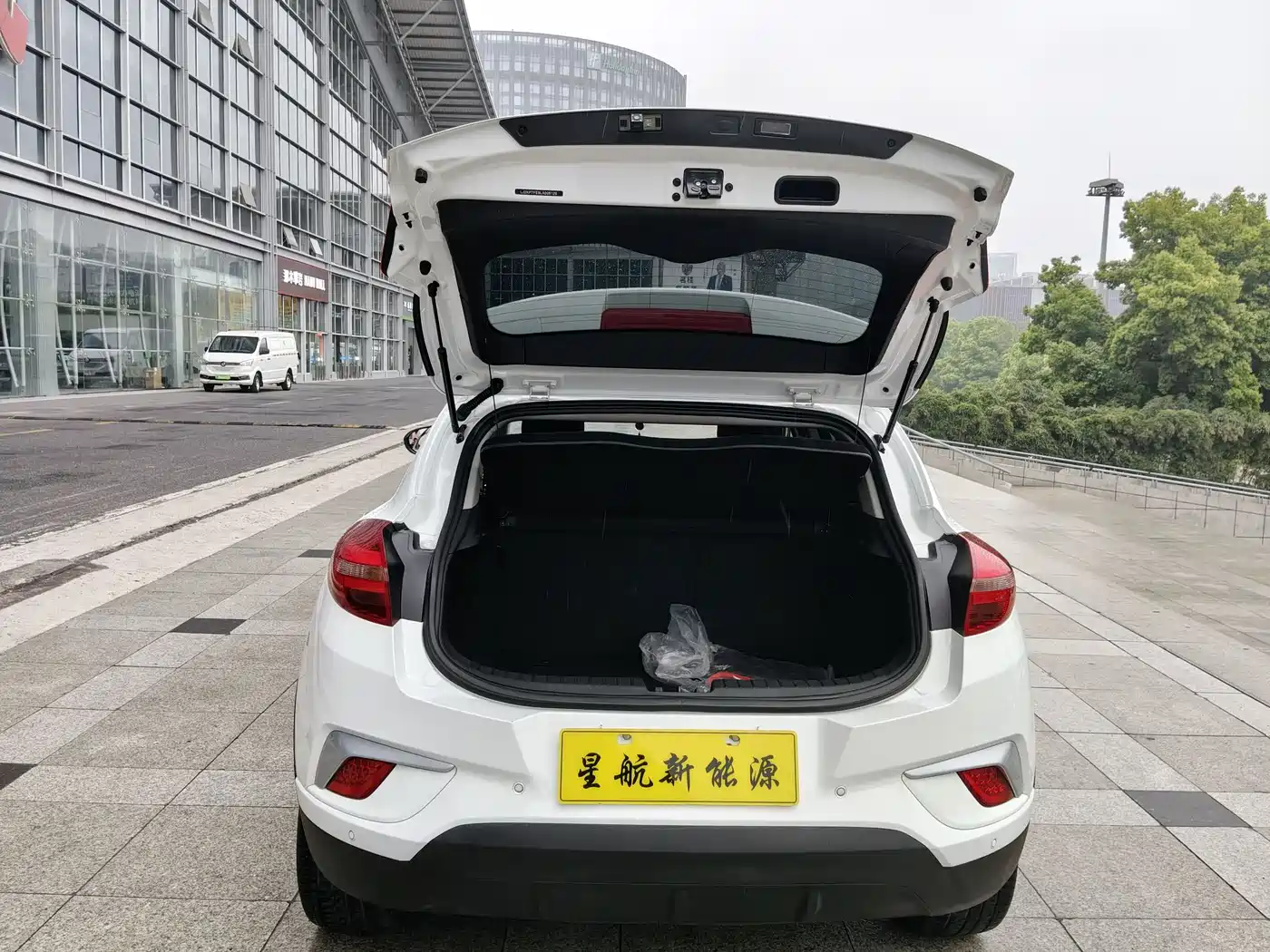 GEELY AUTOMOBILE EMGRAND GSE