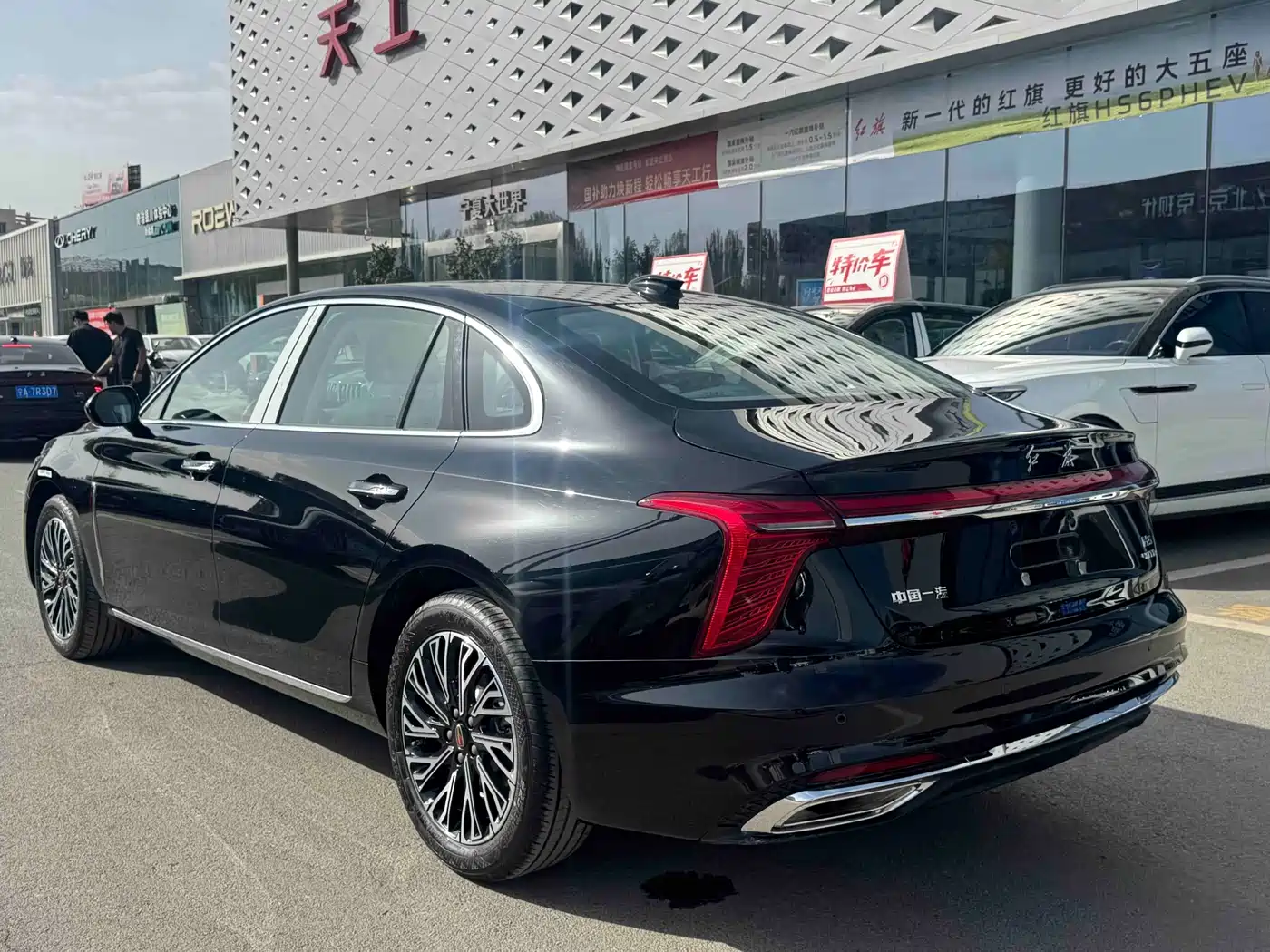 Hongqi H5 2024 2.0T Automatic Smart Connect Flag Smooth Edition фото 6