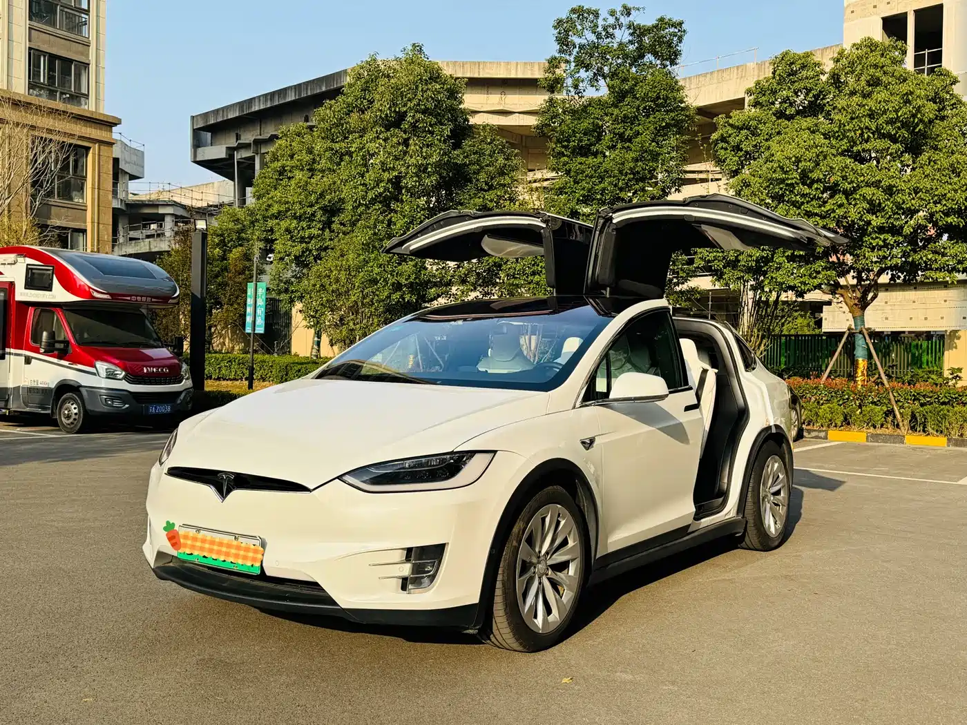 TESLA MODEL X