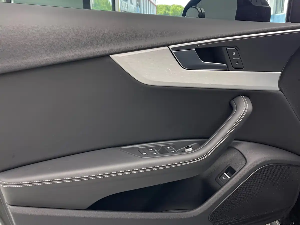 Audi A4L 2022 40 TFSI Luxury Dynamic фото 21