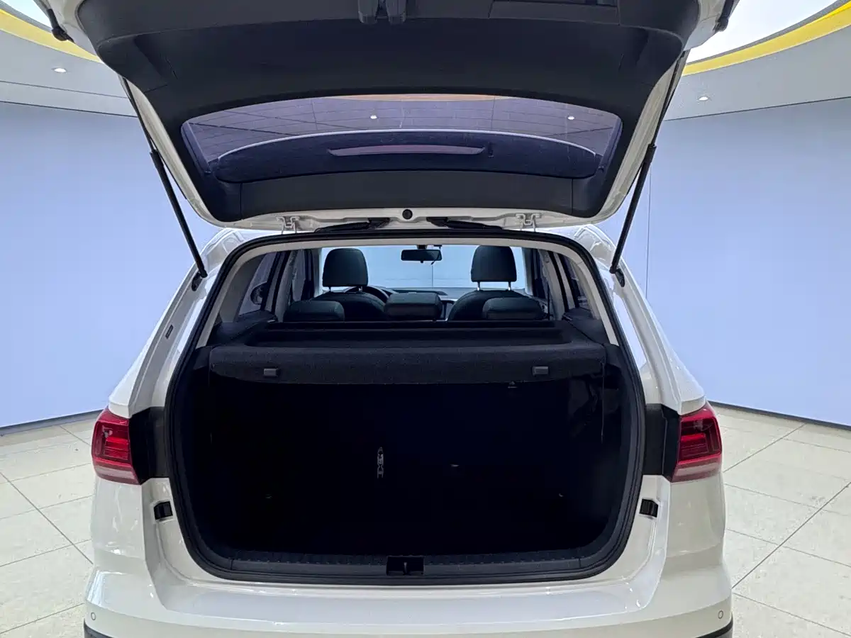 Volkswagen Tharu 2022 280TSI FWD Luxury Edition фото 9