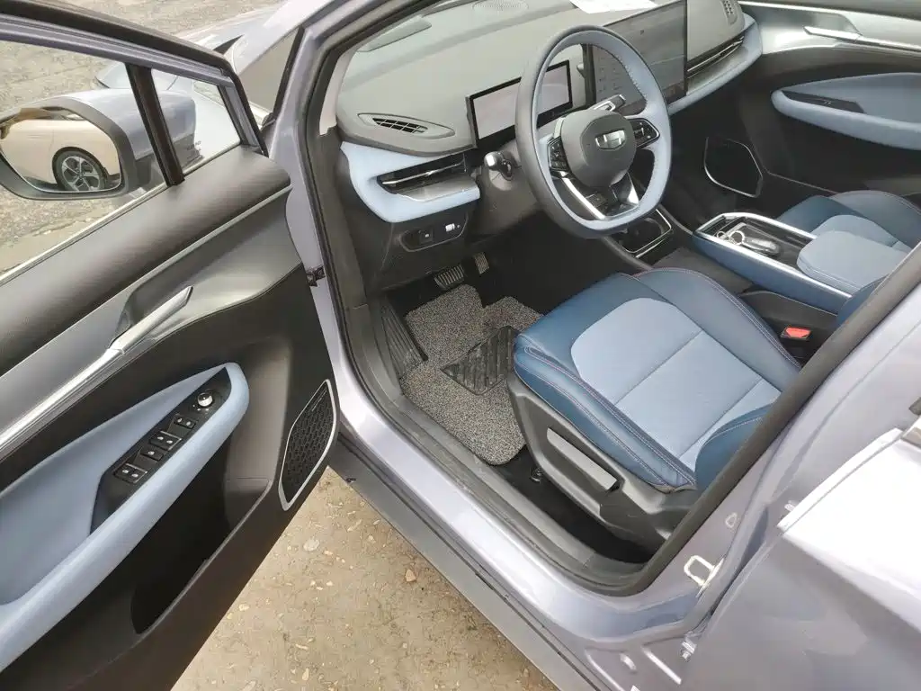 Geely Geometry M6 2023 2022 450 New Intelligence Edition