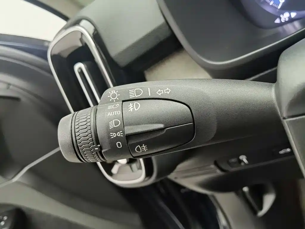 Volvo XC40 2020 2021 T4 AWD Smart Luxury Edition