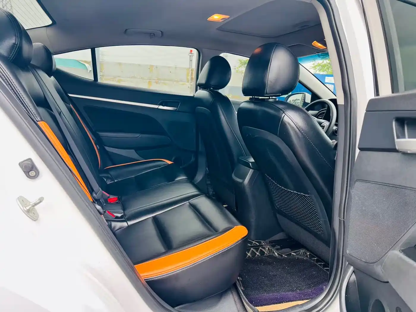 Hyundai Elantra 2016 Model 1.6L Automatic Smart Elite фото 9