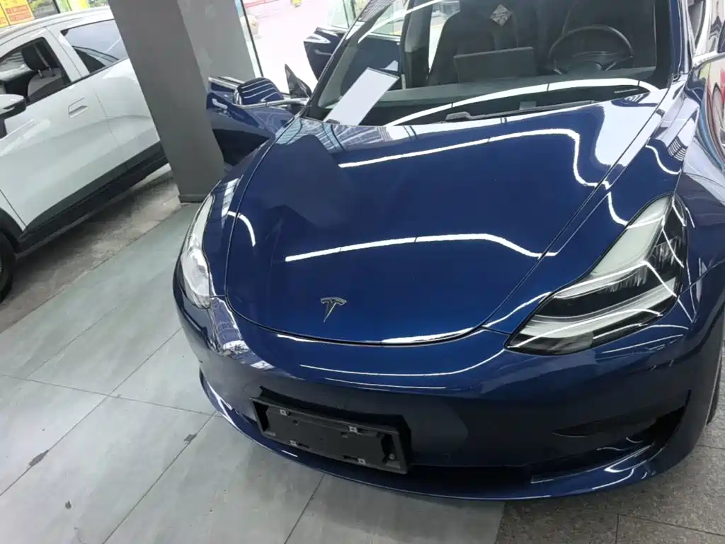 Фото 3 - Tesla Model 3