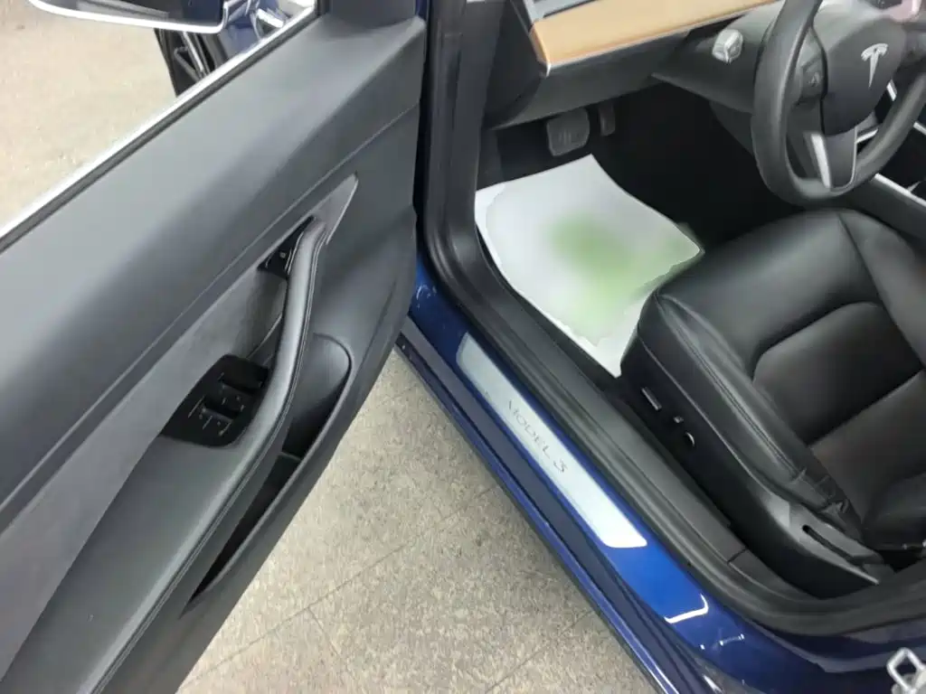 Фото 16 - Tesla Model 3
