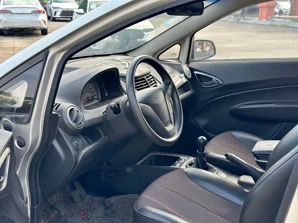 Chevrolet Sail 2014 2013 Sedan 1.4L Manual Ideal Happiness Edition
