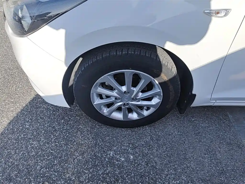 Hyundai Verna 2016 1.4L Manual Cool Edition GLS фото 23